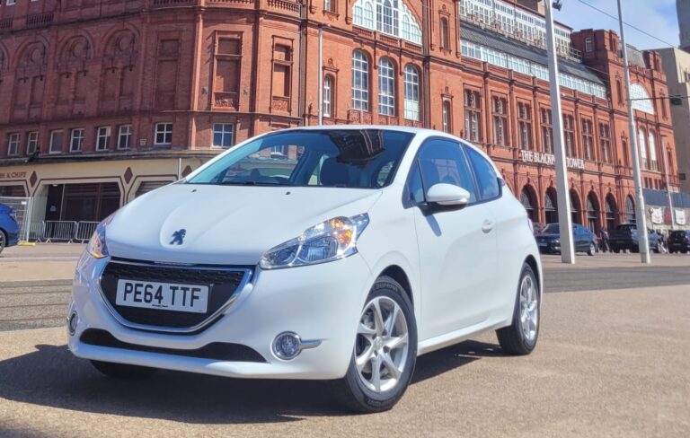 Modern reliable car hire in Blackpool