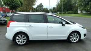 7 seater car hire